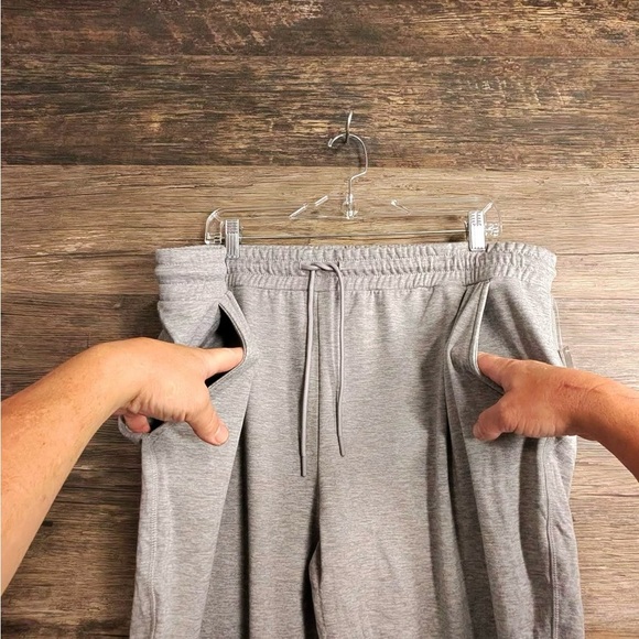 Athletic Works Heather Gray Joggers - Picture 4 of 10